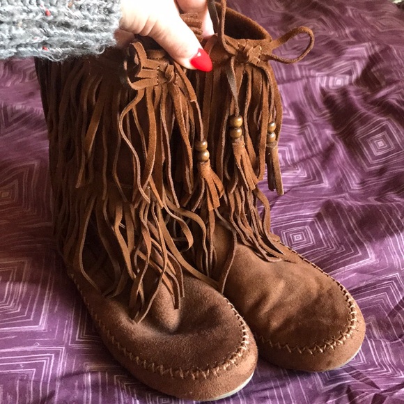 women's fringe moccasin boots
